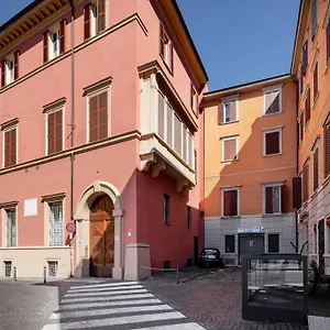 Ground Floor Luxe Historic Studio City Centre , Bologna Italia